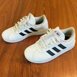 Boy's Adidas Sneakers Size US 11K
